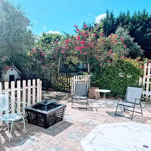 Homestay Ideal For Camino Quiet Basic Away From Crowds In Private House